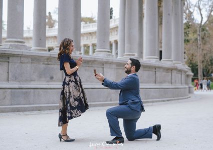 marriage proposal in retiro park in Madrid