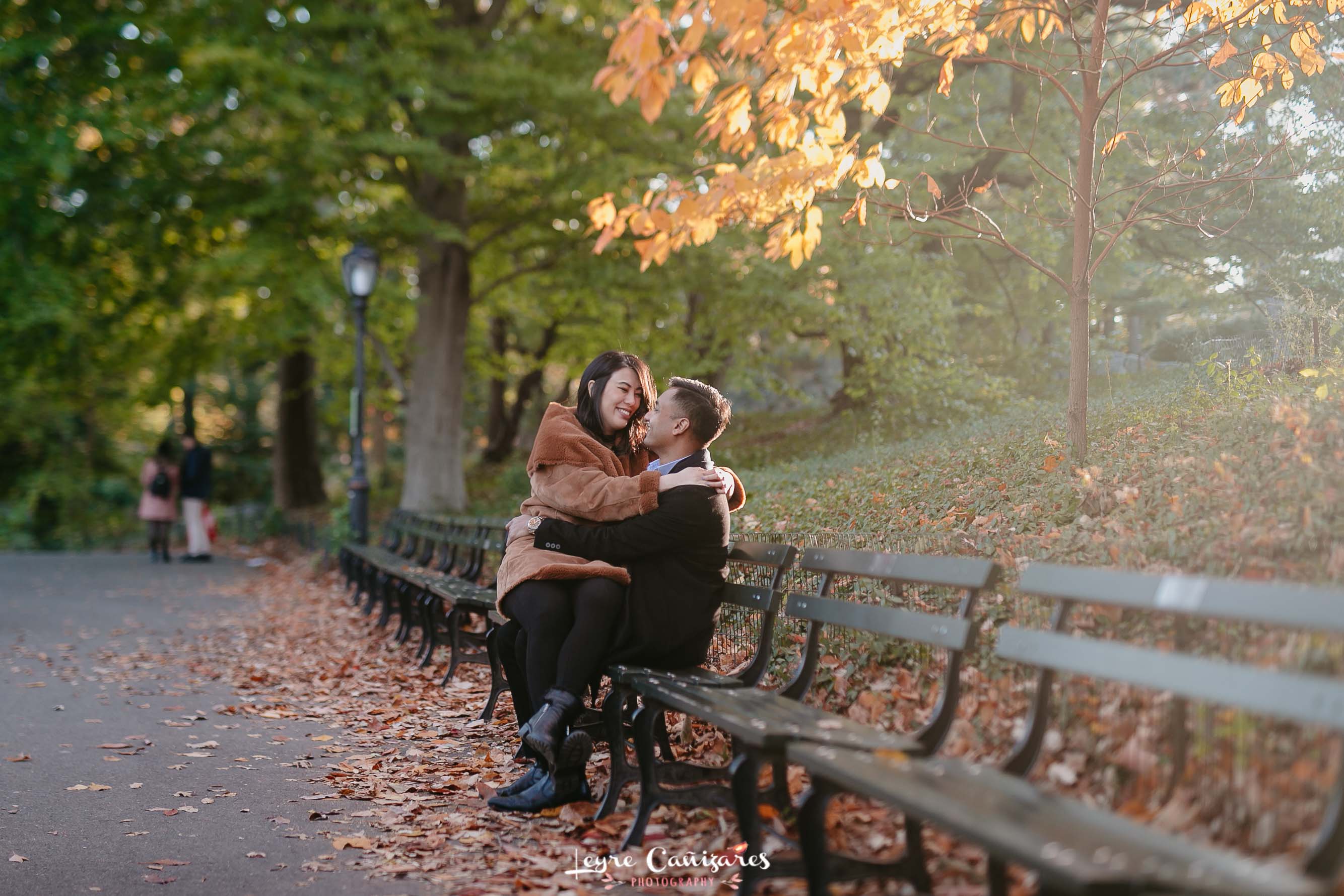 autumn couple photos in central park