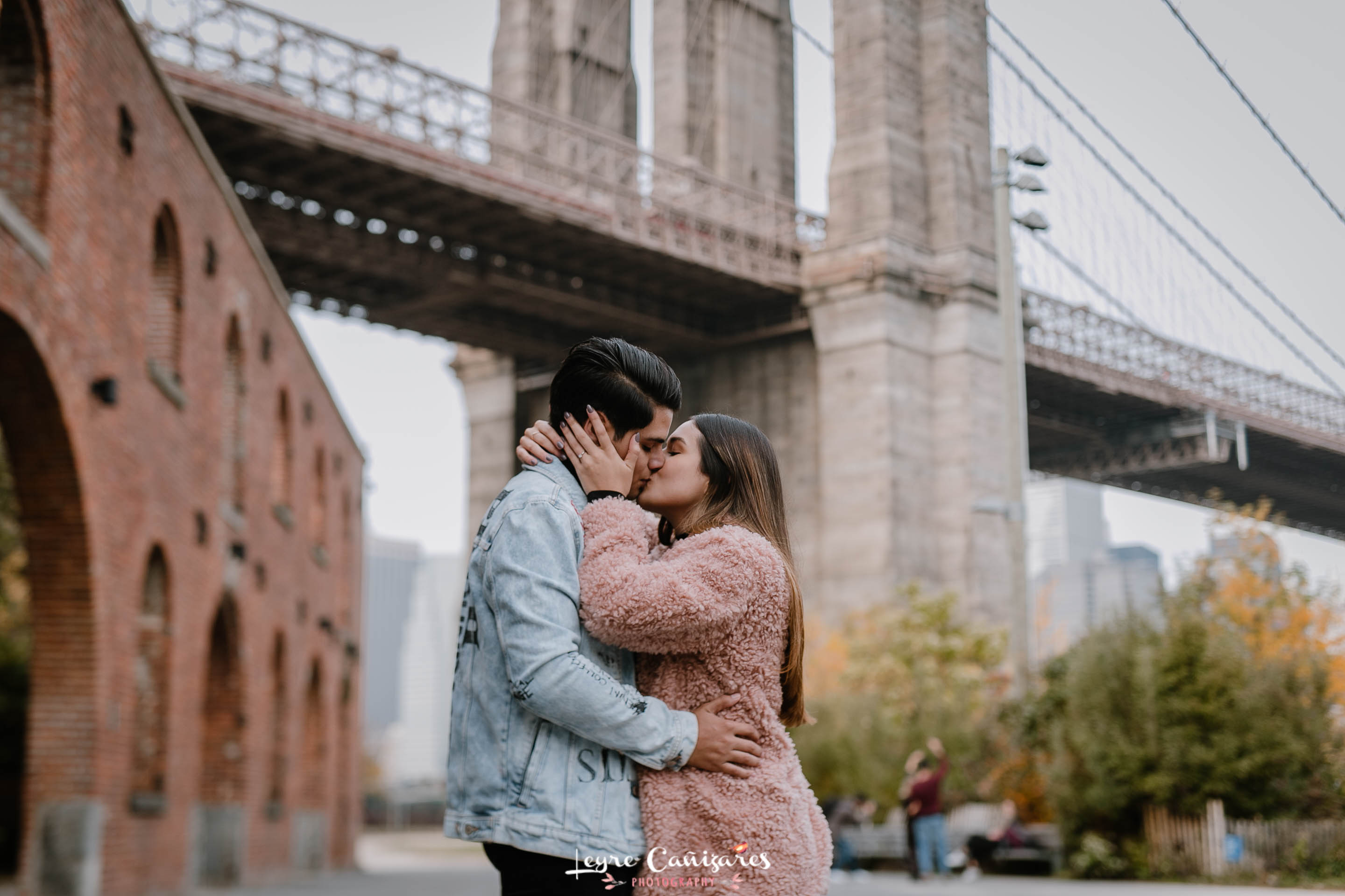 dumbo park engagement photography by leyre cañizares