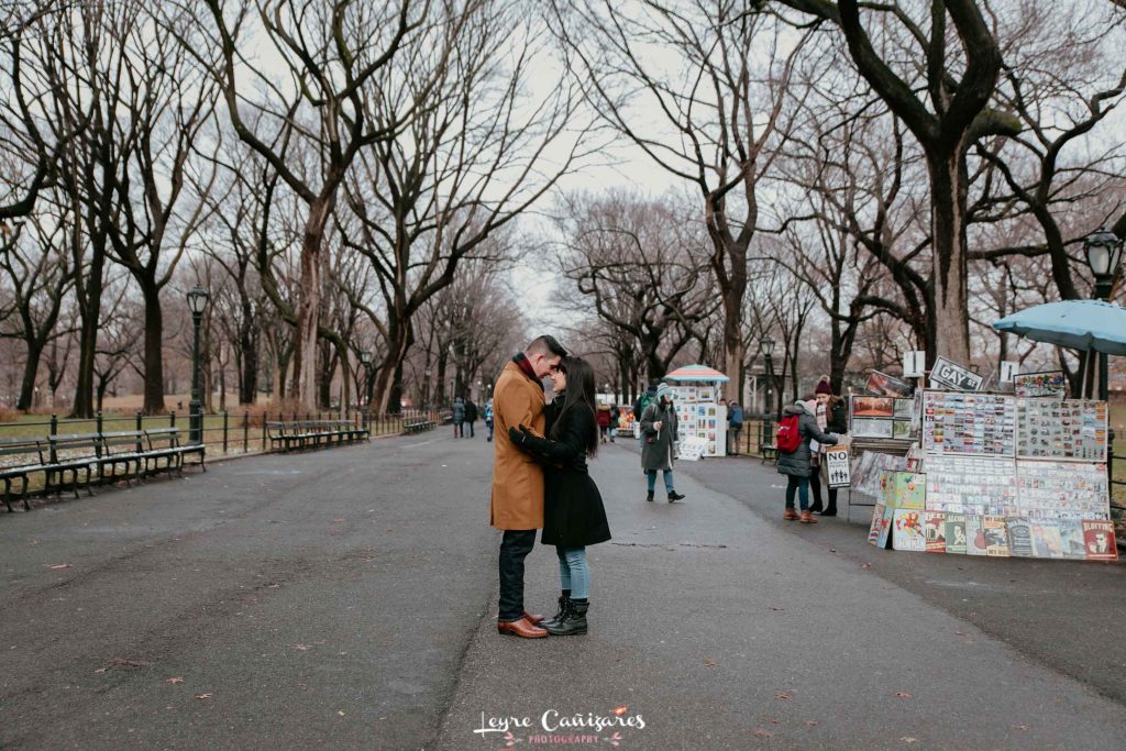 couple photoshoot in The Mall, central park
