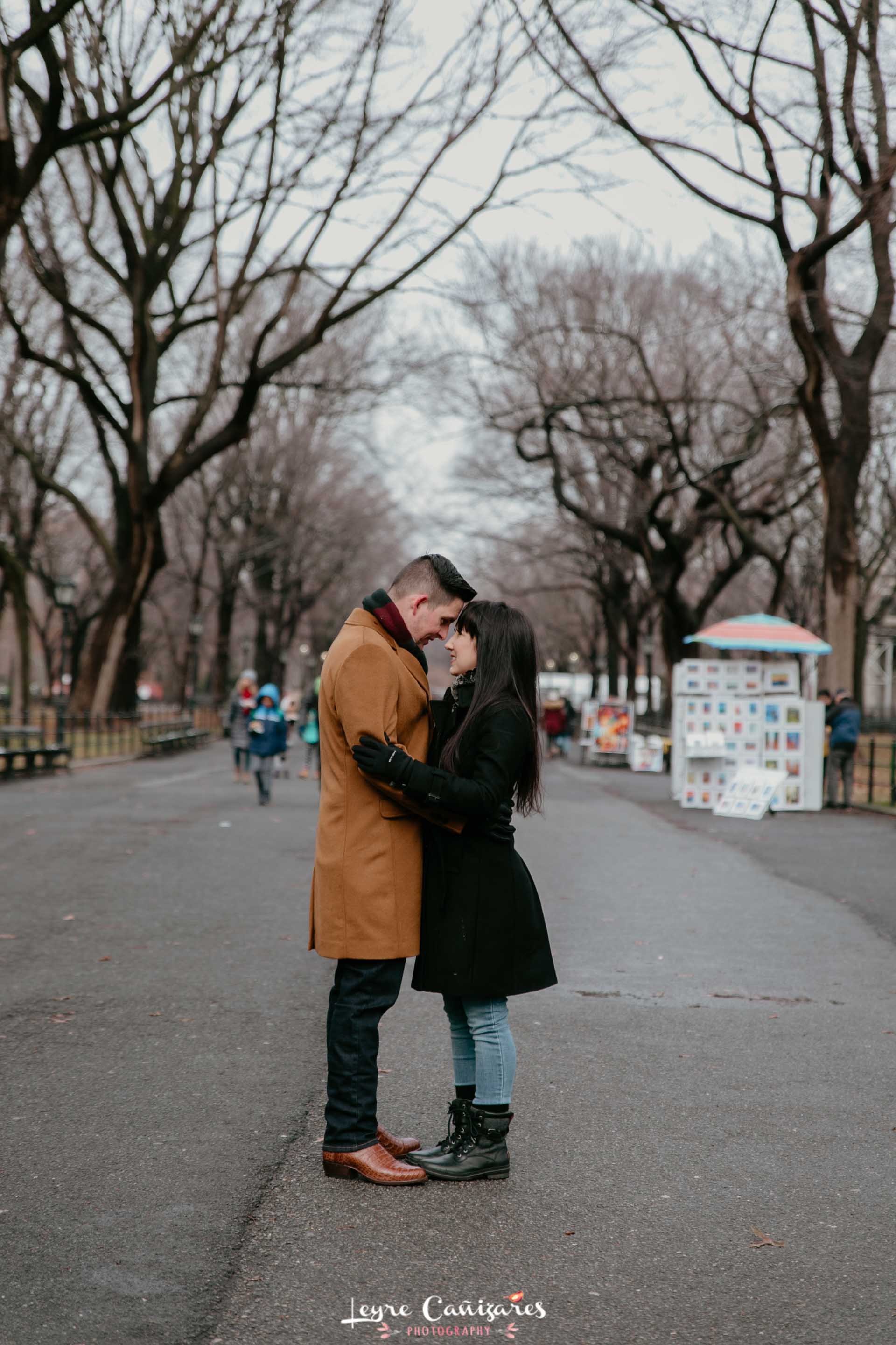 couple photoshoot in The Mall, central park