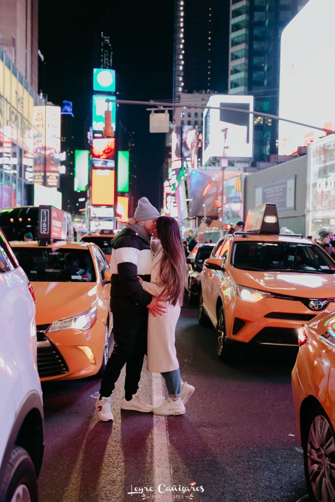 times square couple photoshoot in manhattan