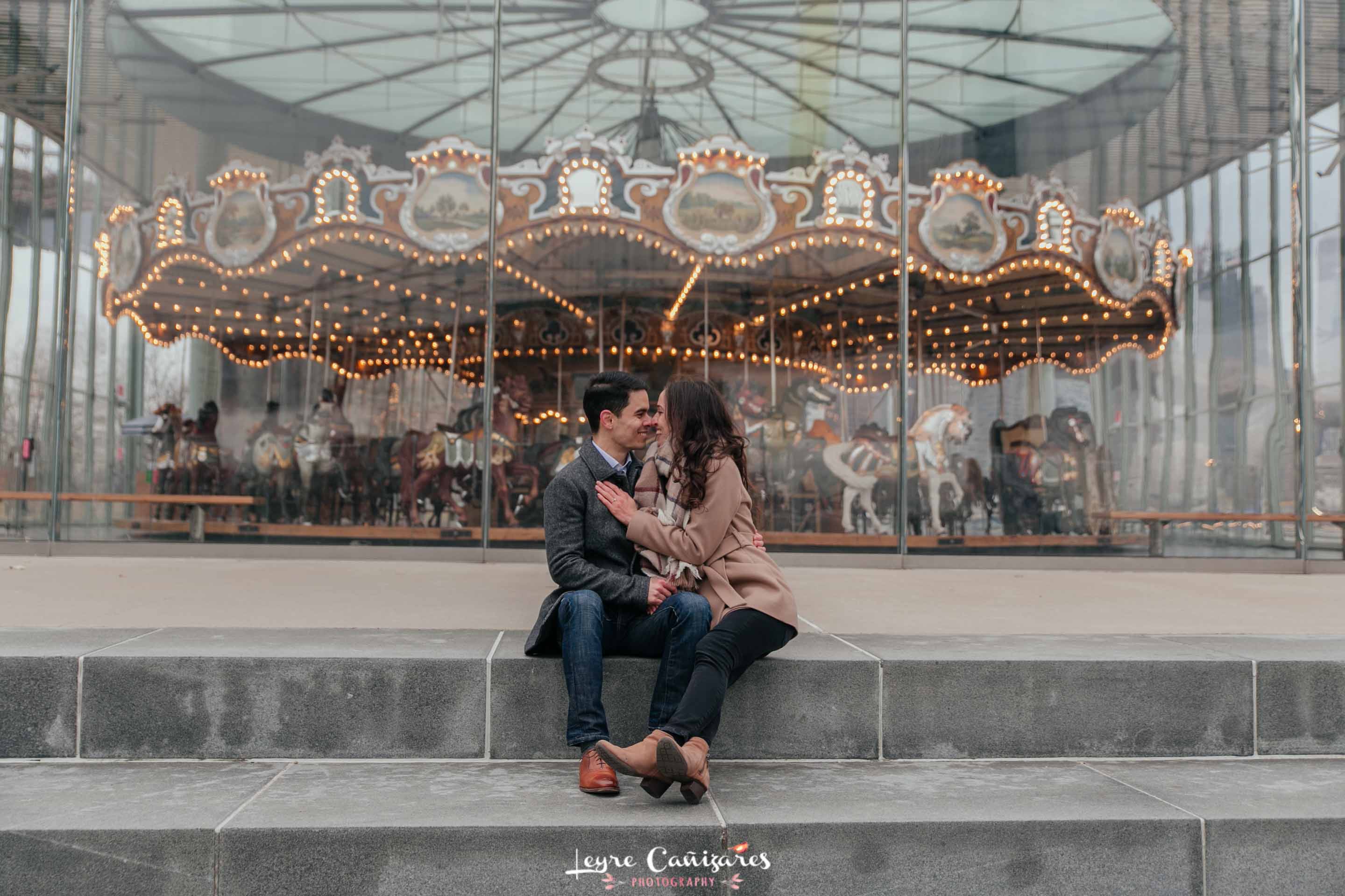 janes carousel couple photography in nyc