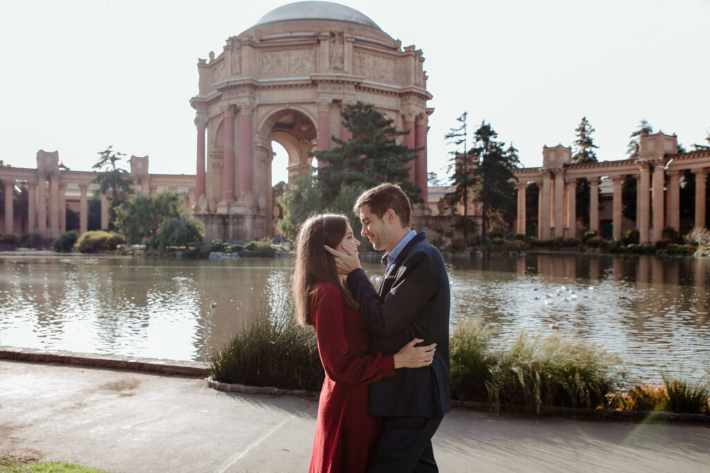 couple photoshoot at palace of fine arts in san francisco