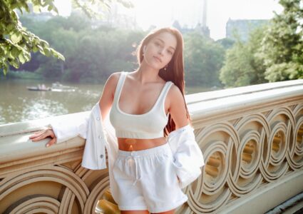 senior pictures at the bow bridge, nyc