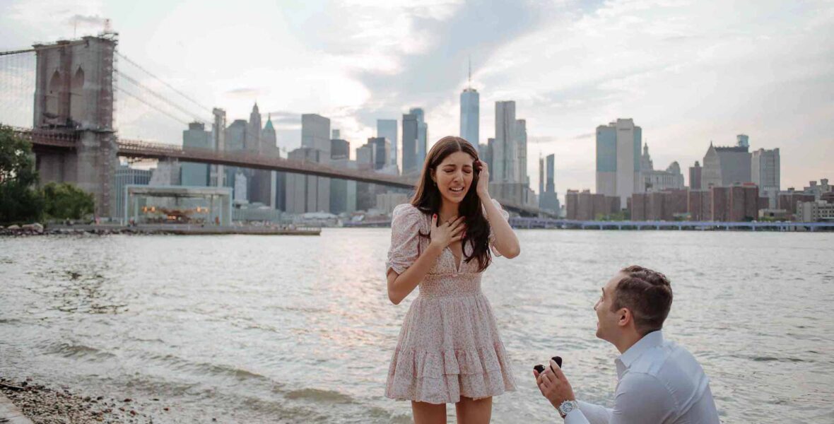 surprise proposal photos at dumbo park, nyc
