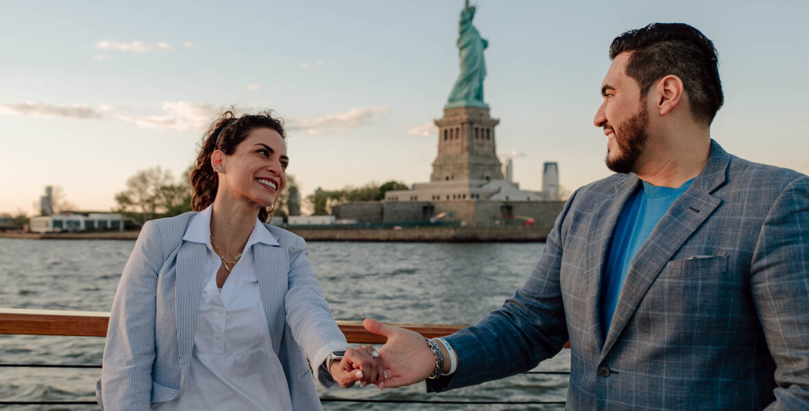 proposal photoshoot in battery park, new york