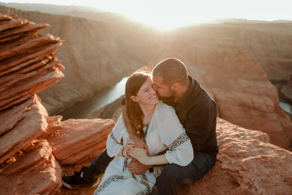 elopement photographer at horseshoe bend in arizona