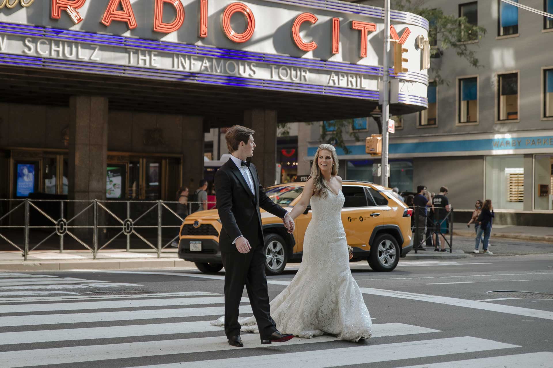 elopement photos in times square