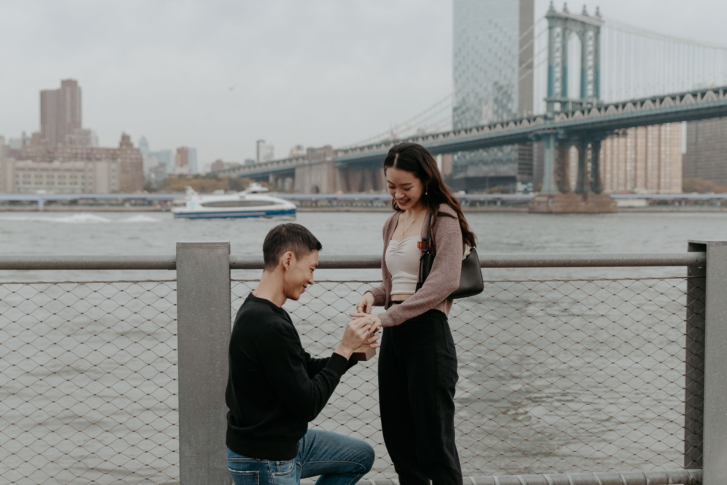 proposal photography in dumbo park, nyc