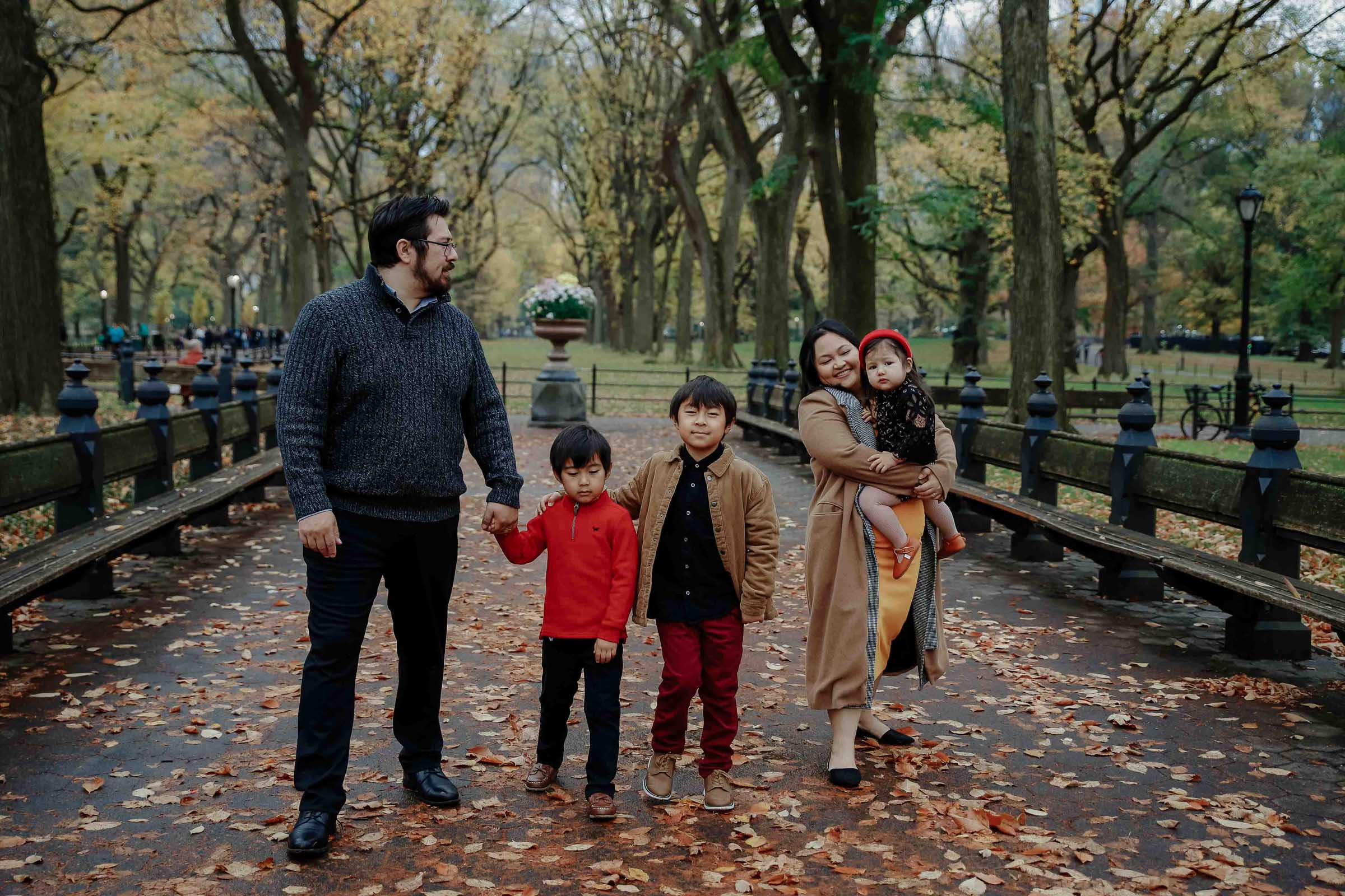 family photoshoot in central park