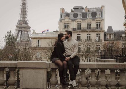 paris romantic engagement session with the eiffel tower