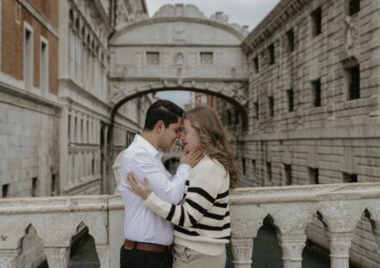 venice engagement photoshoot with Leyre