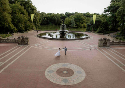 elopement photography in central park in the morning without people