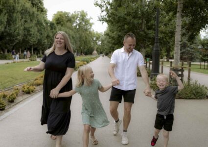 ryan fun and genuine family photoshoot in different areas of central park, nyc